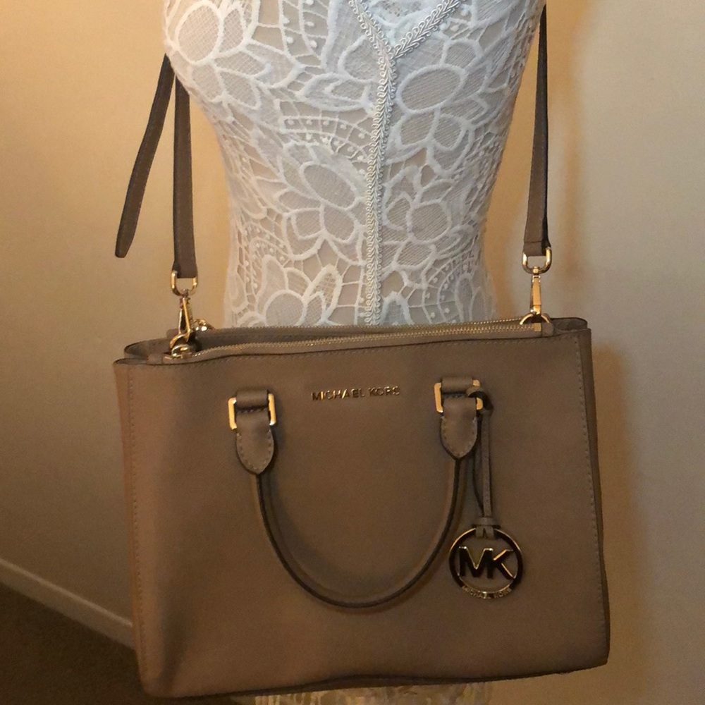 Michael Kors tan leather medium tote